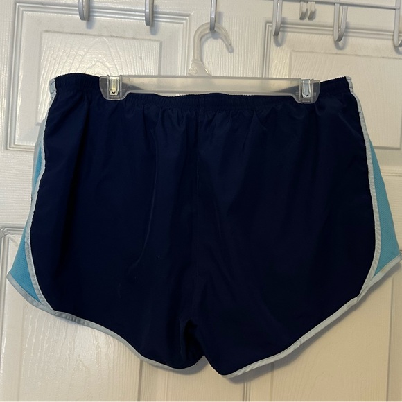Nike shorts - Picture 2 of 3